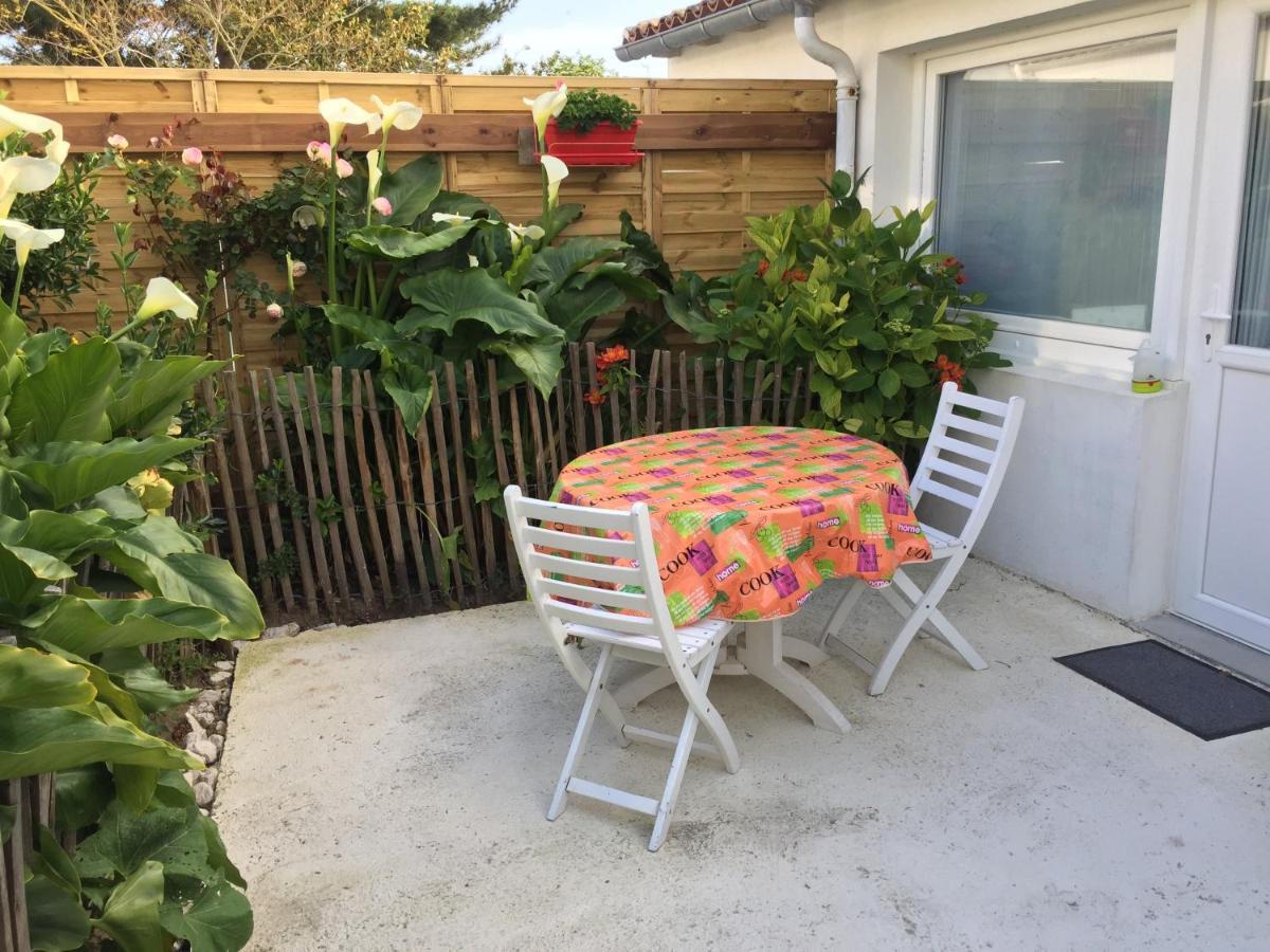 Petite Maison Dans Le Jardin Ars-en-Ré Exterior foto